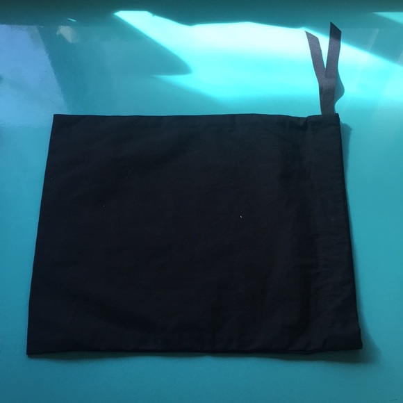 Chanel - Picture 3 of 3